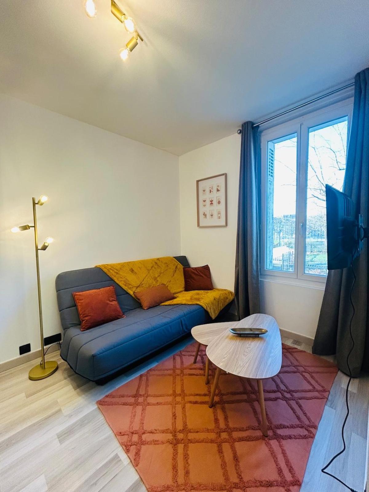 Appartement Charmant Proche Gare Tours Buitenkant foto